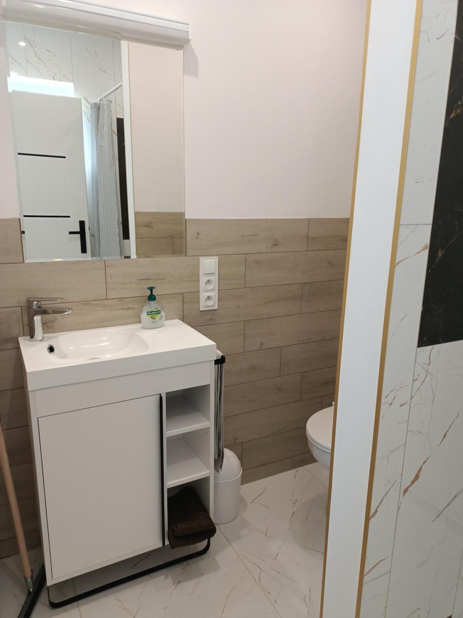 Letnia Oaza "Akacja" Appartement Sobienie Jeziory Buitenkant foto